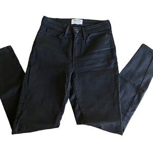 Denizen High Rise SKinny black jeans size waist 26 length 30
